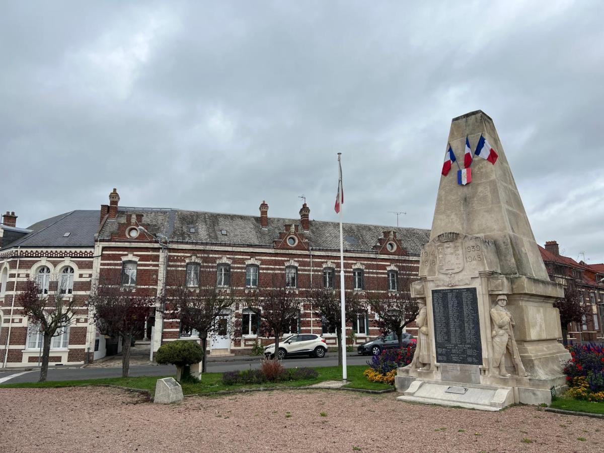 Montdidier  Le Conde酒店 外观 照片